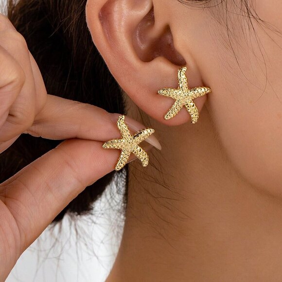 Yellow Gold Boho Women's Geometric Pearl & Starfish Stud Earrings - Picture 1 of 5